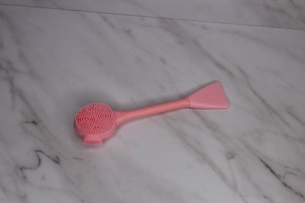 clear skin makeup silicone makeup scrubber, model, photoshoot, clear skin, acne, dark spots, makeup scrubber, pink, gifts for her, dermatology, cosmetics, beauty tools, goop, poosh, Sephora, ulta, skky partners, kkw beauty