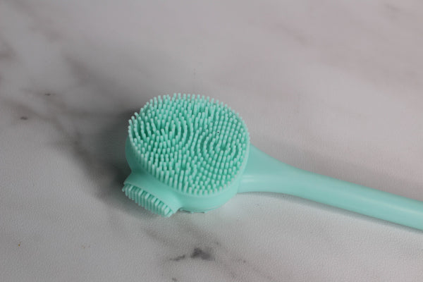clear skin makeup silicone makeup scrubber, model, photoshoot, clear skin, acne, dark spots, makeup scrubber, pink, gifts for her, dermatology, cosmetics, beauty tools, goop, poosh, Sephora, ulta, skky partners, kkw beauty, Kylie skin, Kylie ventures